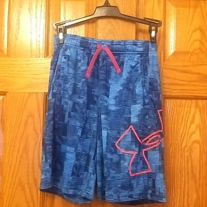 Under Armour boys shorts Medium(10/12)